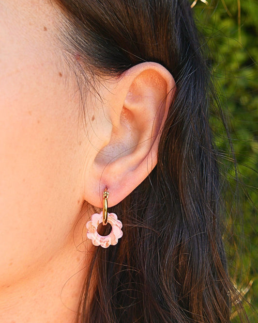 Créoles petites fleurs - Rose clair