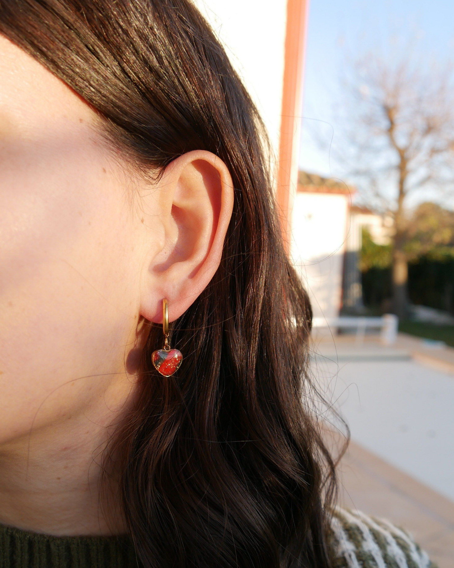 Boucle d'oreille unitaire grand coeur - Rouge & vert foncé