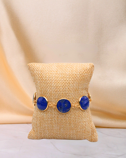 Bracelet Viviana motif bleu électrique. Bracelet doré en acier inoxydable. Bijoux femme fait main en France. Bijoux fantaisie colorés