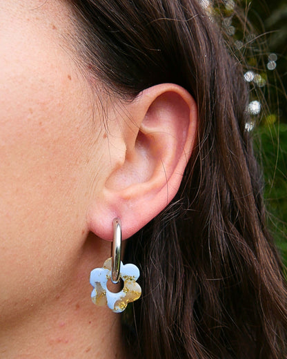 Créoles fleurs - Bleu ciel