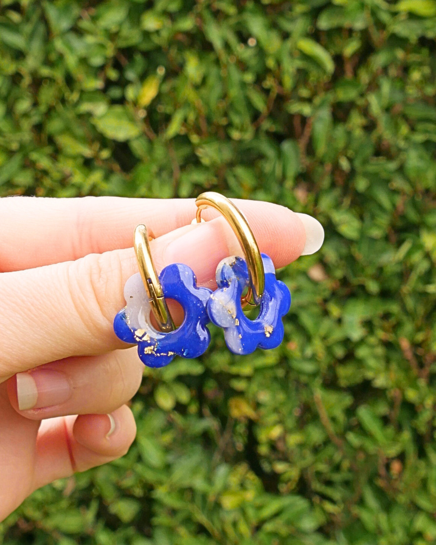 Créoles fleurs - Bleu électrique