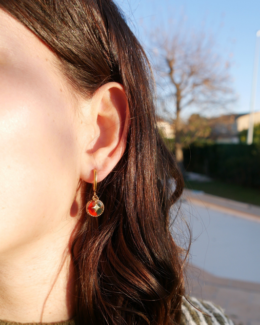 Boucle d'oreille unitaire rond - Rouge & vert foncé